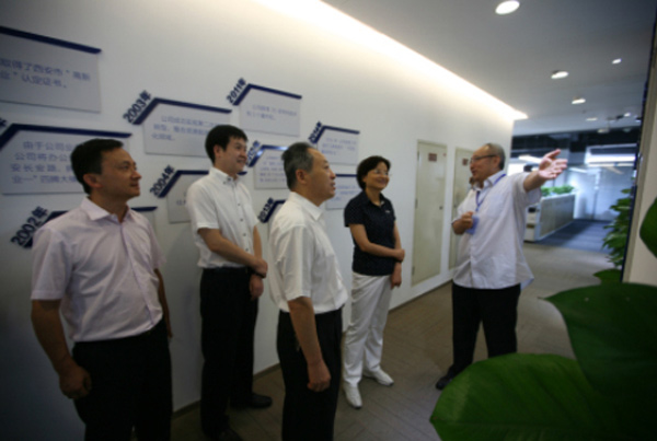 夯实“五星级非公有制企业党组”称号 省非公党建工委赵亚莉书记为四腾环境点赞